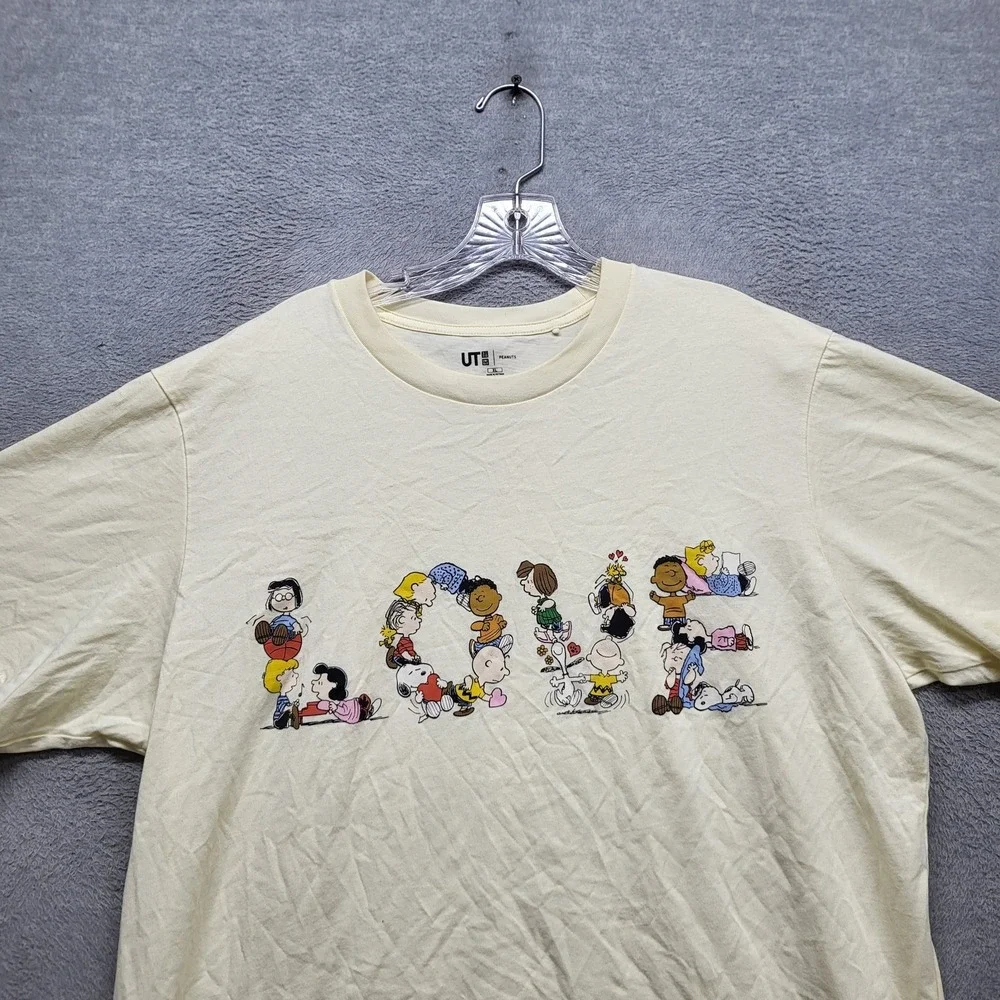 Uniqlo x Peanuts Men Shirt XL‎ Cream Graphic Print Peanuts Characters Love